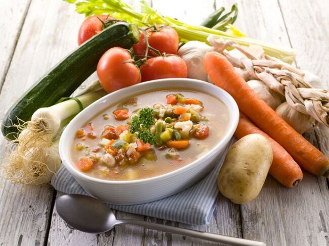 čerstvá zeleninová polievka na zápal žalúdka